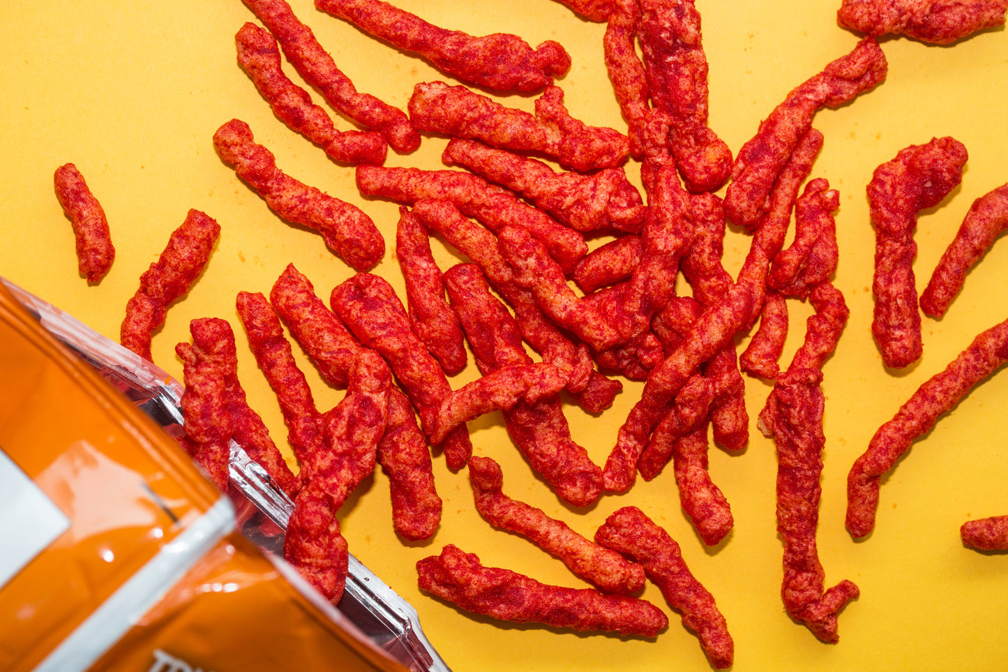 Cheetos Flamin' Hot 145gr – spicy Mexican cheese snack